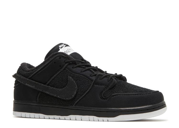 Nike SB Dunk Low "GNARHUNTERS"  DH7756 010