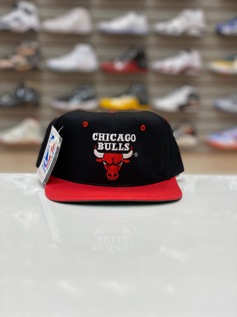 Vintage Logo 7 Chicago Bulls Plain Logo Snapback Hat NBA
