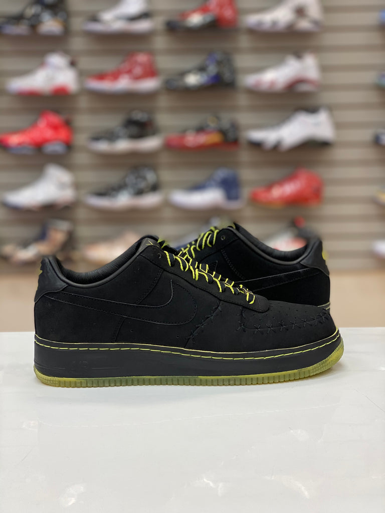 PRE OWNED Nike Air Force 1 Low X Kaws "1 WORLD"