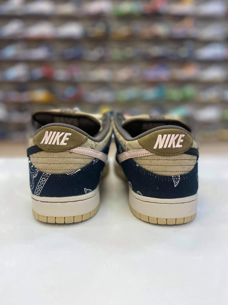 PRE-OWNED Nike SB Dunk Low PRM "TRAVIS SCOTT" CT5053 001