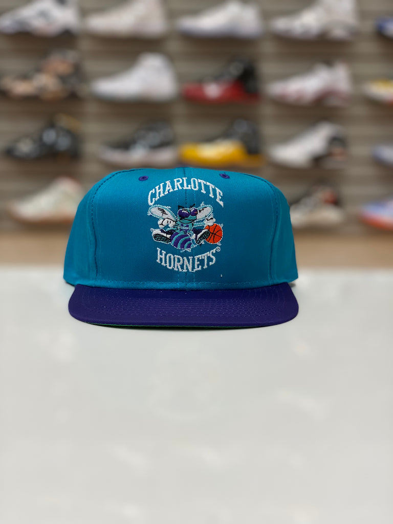 Vintage Logo 7 Charlotte Hornets Plain Logo Snapback Hat NBA
