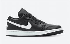 Air Jordan 1 Low Wmns "WHITE/BLACK" AO9944001